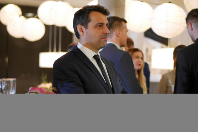 Pierwsza miłość odcinek 2517, Aleksander (Tomasz Mandes),