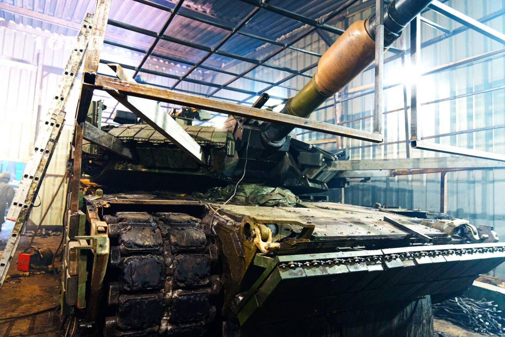 Ukraińskie czołgi Abrams i MRAP-y są modernizowane do walki z użyciem dronów na linii frontu