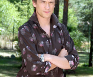 Michał Czernecki z różowym irokezem! Tak aktor wyglądał 20 lat temu