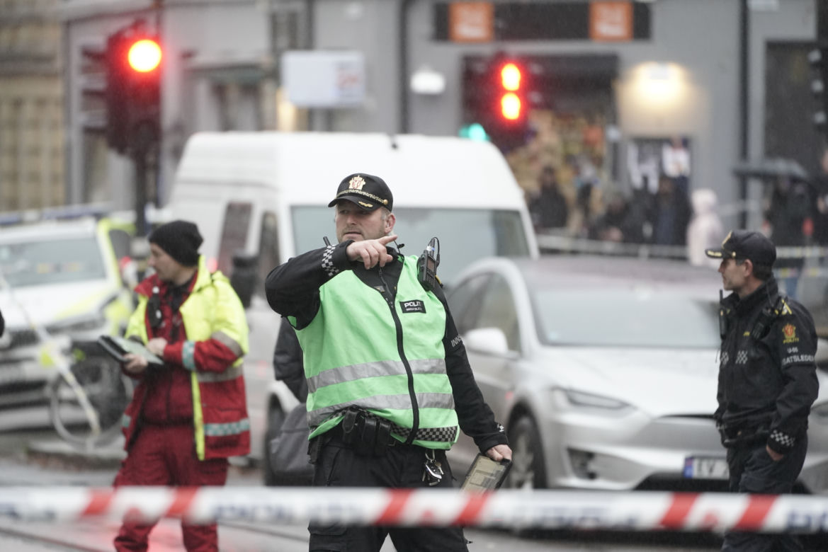 Nożownik grasował po ulicach Oslo. Został zastrzelony