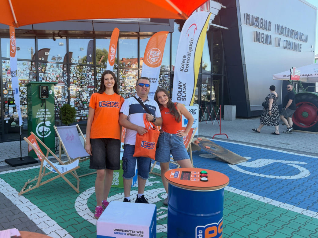 Pojazdy wszech czasów i klimat PRL-u! Ekipa ESKA Summer City wpadła do Oławy