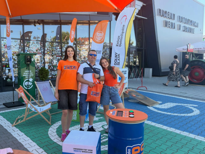 Pojazdy wszech czasów i klimat PRL-u! Ekipa ESKA Summer City wpadła do Oławy