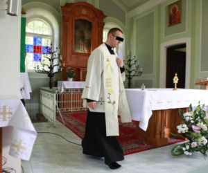Skandal w Łosicach. Ksiądz gwałcił parafiankę