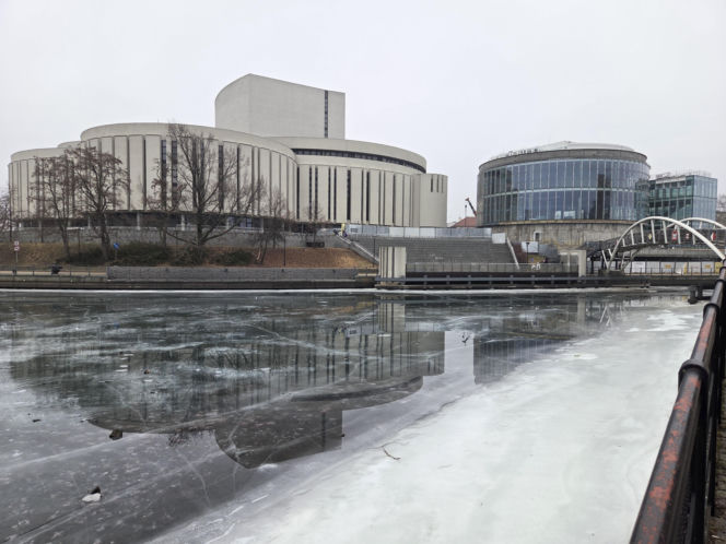 Duże opóźnienie rozbudowy Opery Nova. IV krąg wciąż w budowie