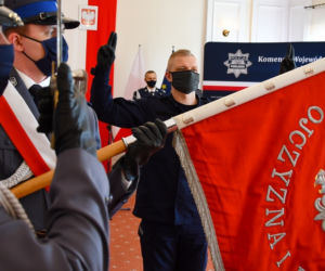 Nowi policjanci w Białymstoku. Ślubowanie złożyło dwunastu funkcjonariuszy [ZDJĘCIA]