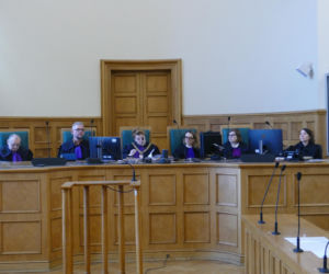 W kilkadziesiąt sekund zabił pana Franciszka. Wstrząsający film z targu w Rawie Mazowieckiej