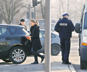 Isabel krzyczy na policję