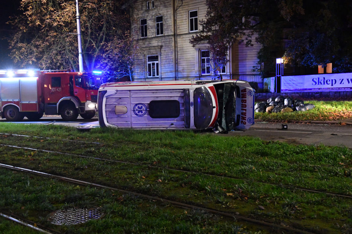 Szczecin: Wypadek karetki pogotowia.