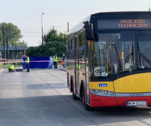 Warszawa: Makabra na Bemowie. Nie żyje piesza potrącona przez autobus