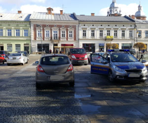 Zakaz parkowania na Rynku w Nowym Sączu