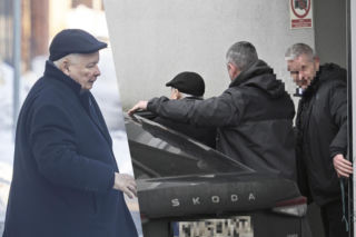 Prezes Kaczyński wyszedł ze szpitala. Przyjechali na dwa auta. Niewiarygodne, ile było tobołków do spakowania!