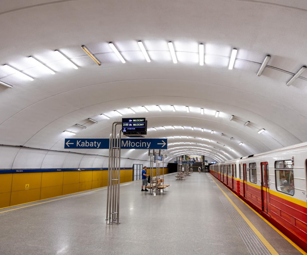 stacja metra M1 Wierzbno w Warszawie