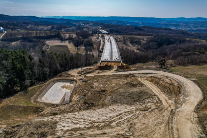 Najwyższa estakada w Polsce powstaje na S19 Babica Jawornik. Na plac budowy prowadzą serpentyny