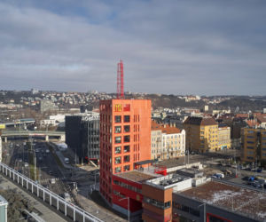Straż pożarna między biurem a mieszkaniem. W Pradze powstało czerwone „miasto w mieście”
