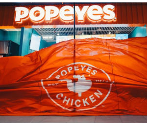 Tak jeszcze nikt nie karmił stolicy. Popeyes wjeżdża do Wars Sawa Junior: kanapka za free do 10:00, dla KAŻDEGO - bez limitu osób!