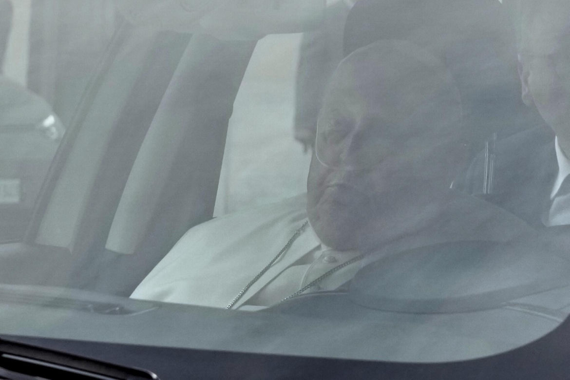 Papież Franciszek opuścił szpital po 37 dniach
