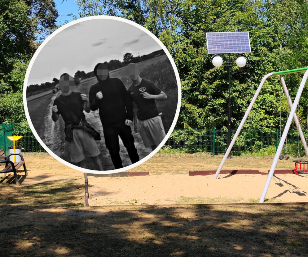 Plac zabaw w Jaworznie z huśtawką. Na miniaturze czarno-białe zdjęcie trzech młodych mężczyzn. Czytaj w Eska Śląskie.