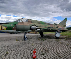 Wojskowe Zakłady Lotnicze sprzedają Su-22. Samolot szturmowy można kupić za cenę auta