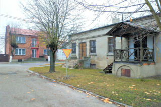 To miasto ma jeden najpiękniejszych ratuszy w województwie łódzkim. Jeszcze niedawno było wsią