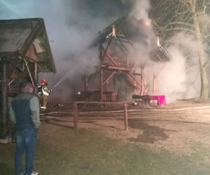 Pożar strusiej fermy w Bukwałdzie koło Olsztyna 