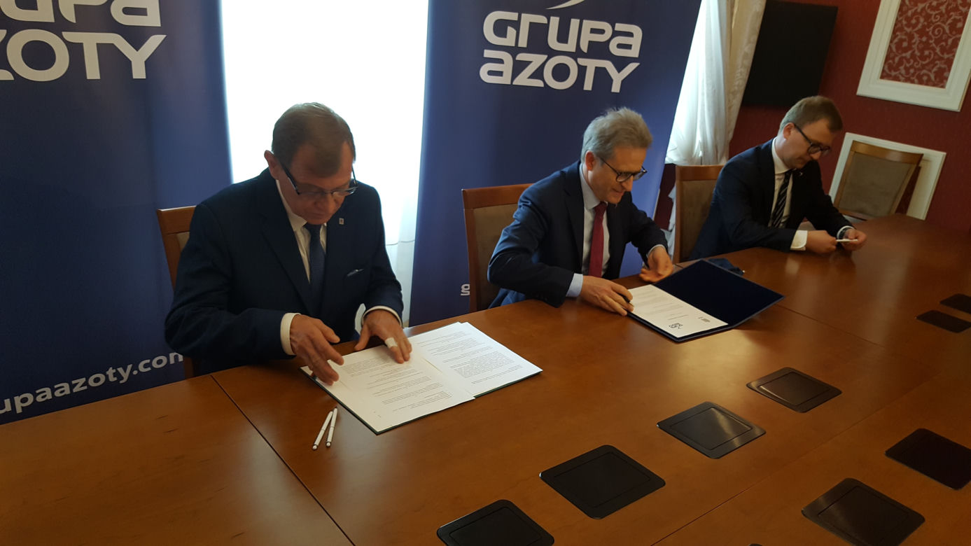 Podpisanie umowy między Grupą Azoty S.A. i Akademią Górniczo-Hutniczą w Krakowie