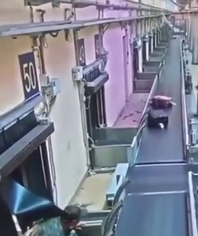 Spóźnił się na samolot do Rzeszowa. Wszedł na taśmę bagażową jak Bruce Willis