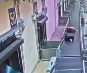 Spóźnił się na samolot do Rzeszowa. Wszedł na taśmę bagażową jak Bruce Willis