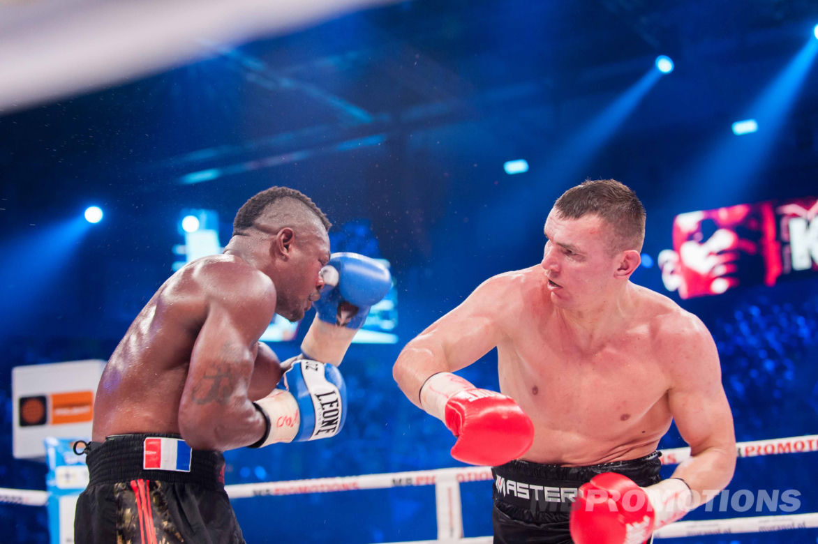 Mateusz Masternak, Youri Kalenga, walka