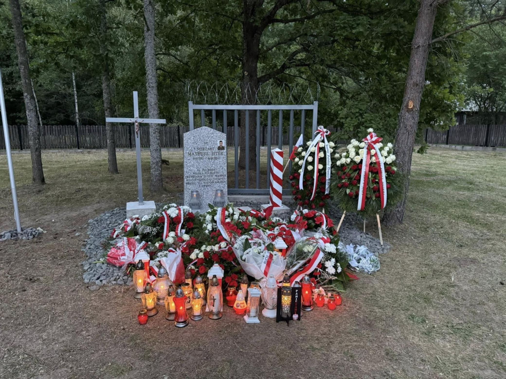 Młody żołnierz zginął na granicy z Białorusią. Odsłonili pomnik na jego cześć. „Niech będzie symbolem”