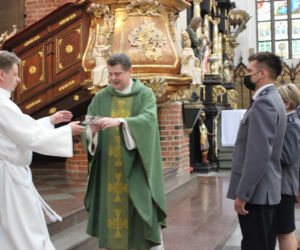 Święto policji w Toruniu. Funkcjonariusze odebrali nagrody i nominacje