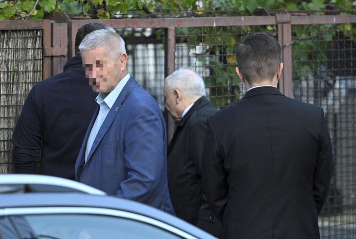 Jarosław Kaczyński w swoim domu na warszawskim Żoliborzu