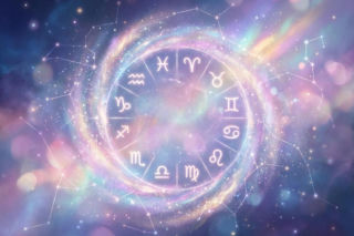 Horoskop na dziś, 25 lutego - Kosmos zachęca Ciebie do świadomej komunikacji i poszerzania Twoich horyzontów