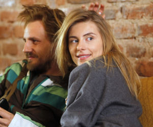 Powiedz tak, Basia (Katarzyna Zawadzka), Wiktor (Paweł Domagała)