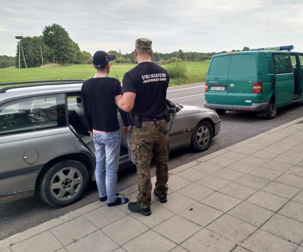 Kontrola kierowcy z Łotwy. W środku Wietnamczycy