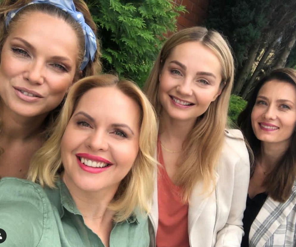 Przyjaciółki 16 sezon. Anka (Magdalena Stużyńska), Zuza (Anita Sokołowska), Patrycja (Joanna Liszowska), Inga (Małgorzata Socha)