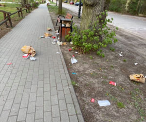 Park Młociński jak wysypisko śmieci
