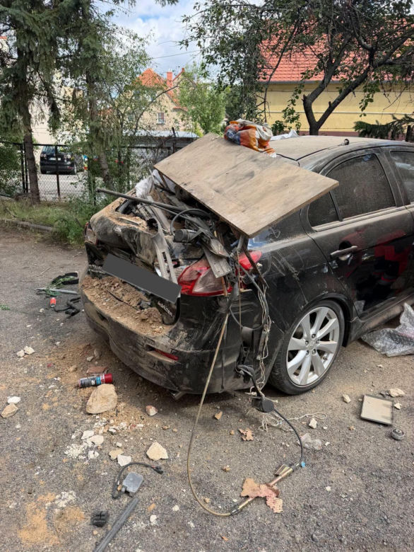 Dramat na Dolnym Śląsku! Ciężarówka wbiła się w budynek mieszkalny. Trwa akcja ratunkowa