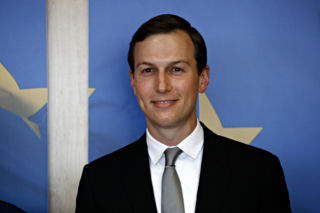 Negocjuje pokój, zarania na wojnie? CNN ujawnia powiązania Jareda Kushnera