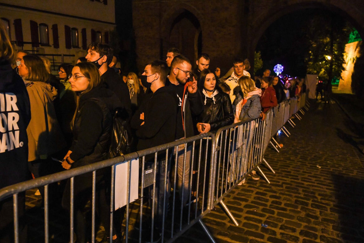 Festiwal Skyway skromniejszy niż poprzednie edycje. Tłumy zwiedzających mimo kiepskiej pogody.