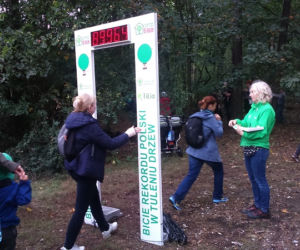 Toruń ustanowił rekord... w przytulaniu drzew! 