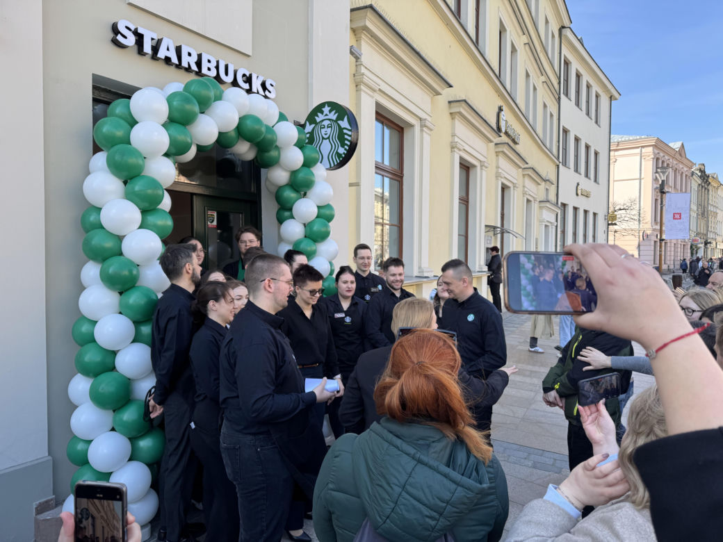 Pierwszy Starbucks w Lublinie otwarty! Jak lokal wygląda w środku? 