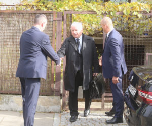 Zoperują prezesowi kolano bez kolejki