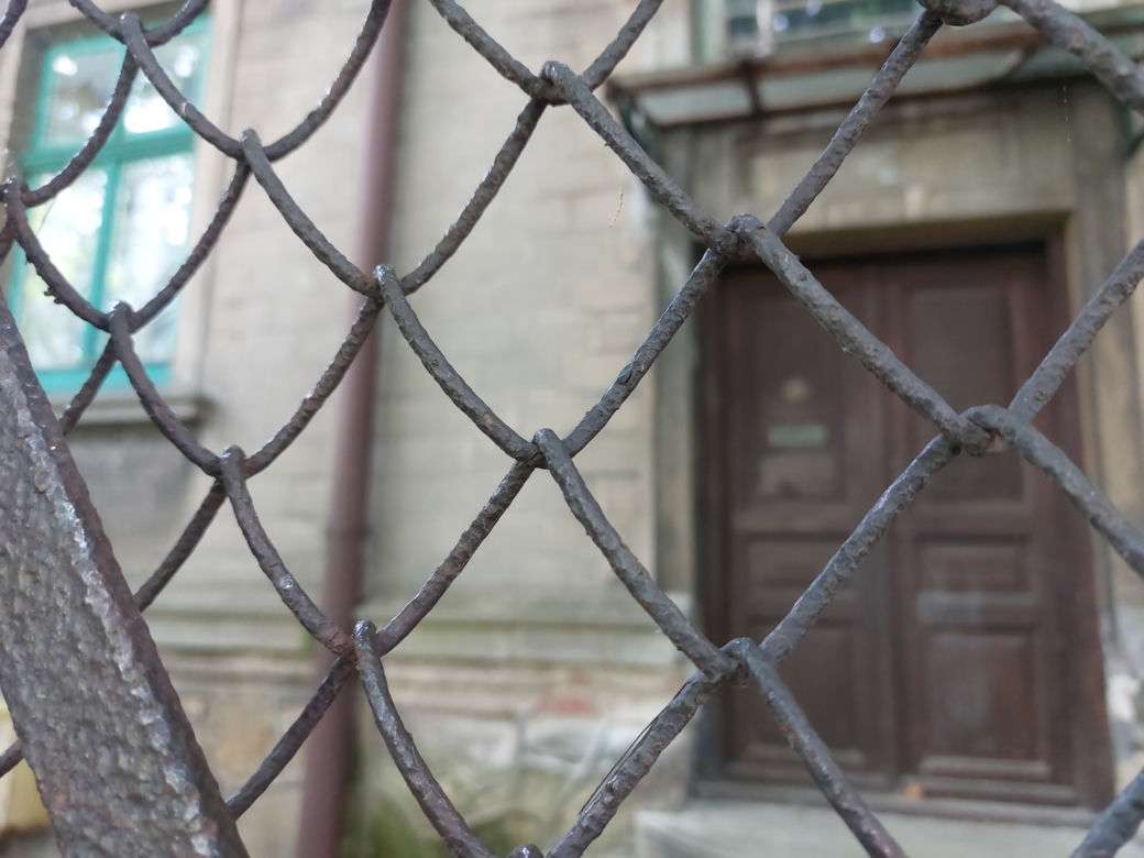  Willa z niezwykłą historią straszy w centrum miasta [GALERIA]