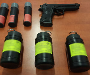 Groził śmiercią prawnikowi, miał pistolet i granaty. Policja zatrzymała 48-latka