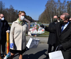 Symboliczna wymiana paschałów na granicy w Świnoujściu
