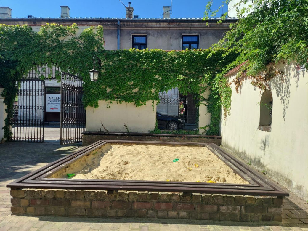 Urokliwe podwórka Starego Miasta w Zamościu