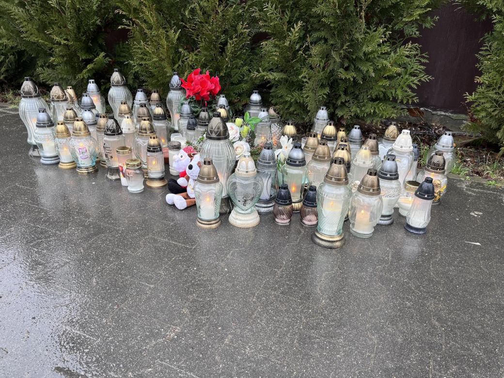 Znicze na miejscu tragicznego potrącenia 10-latka w Wawrowie pod Gorzowem