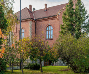 To miasto ma jeden z najpiękniejszych ratuszy w Małopolsce. Jego mieszkańcy od wieków są znani z wielkiej pobożności