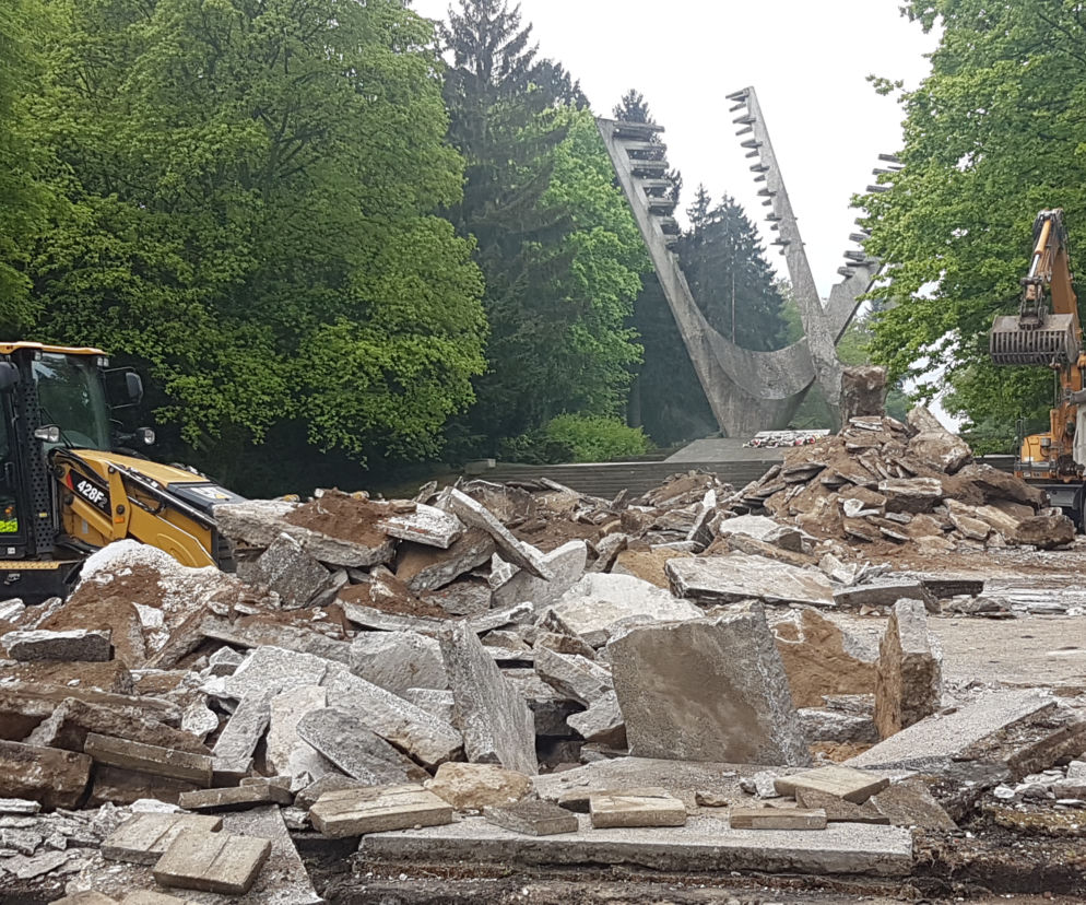 Remont Placu Defiladowego na Cmentarzu Centralnym