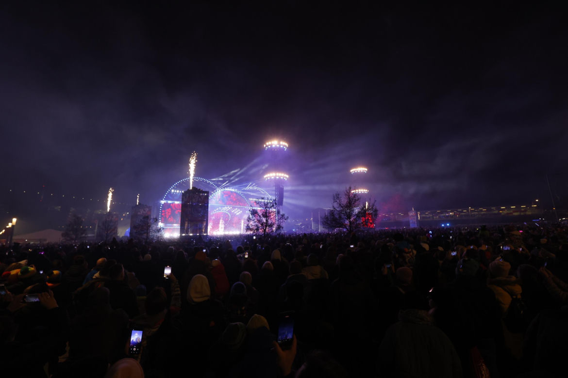 Warszawa. 33 finał WOŚP, światełko do nieba